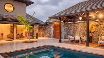 Pool Villa | Biancheria da letto di alta qualità, minibar, una cassaforte in camera