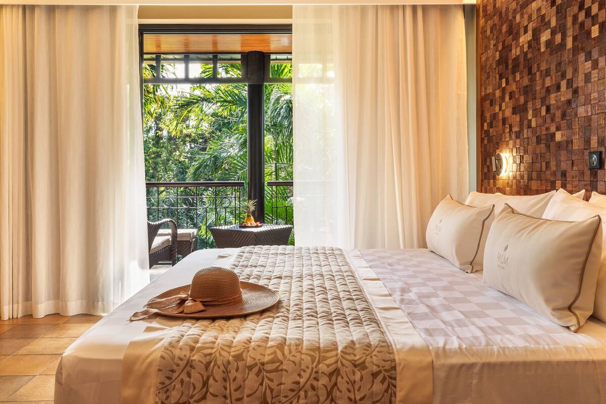 superior room | 1 bedroom, premium bedding, minibar, in-room safe