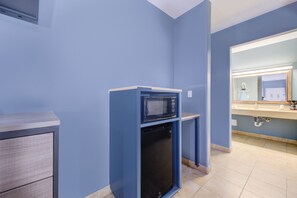 Caja de seguridad en la habitación y escritorio 