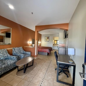 In-room safe, desk, iron/ironing board, free rollaway beds - Weslaco Inn by Capital O Near Mercedes (Weslaco)