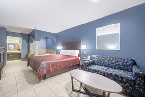 Habitación, 1 cama de matrimonio grande, no fumadores, bañera de hidromasaje | Caja fuerte, escritorio, tabla de planchar con plancha