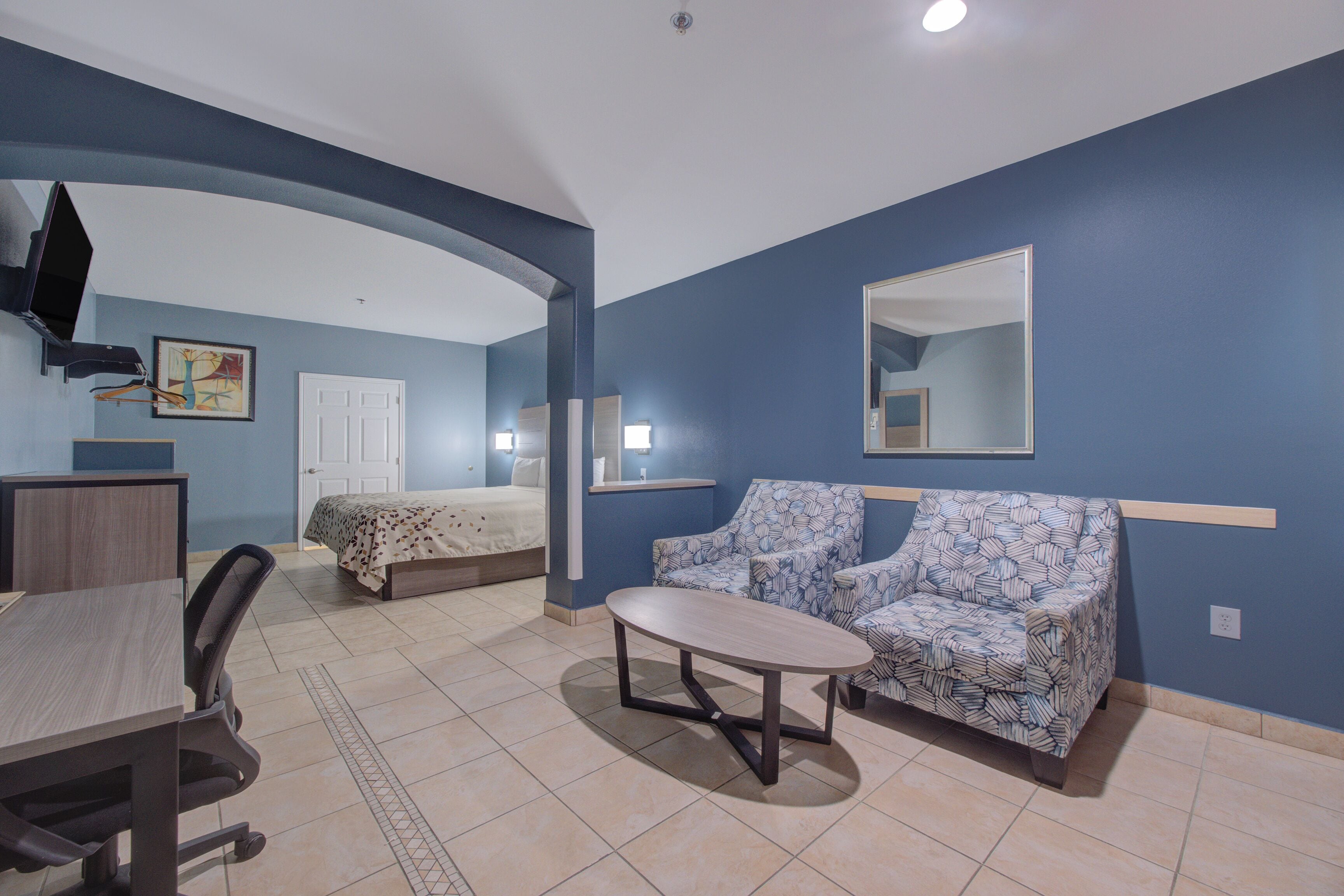 Room, Accessible, Non Smoking (King Bed) | In-room safe, desk, iron/ironing board, free rollaway beds