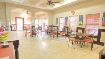 Free daily continental breakfast