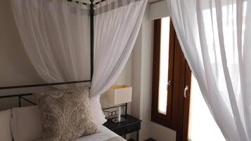 Junior Double Room | Minibar, desk, blackout drapes, free WiFi