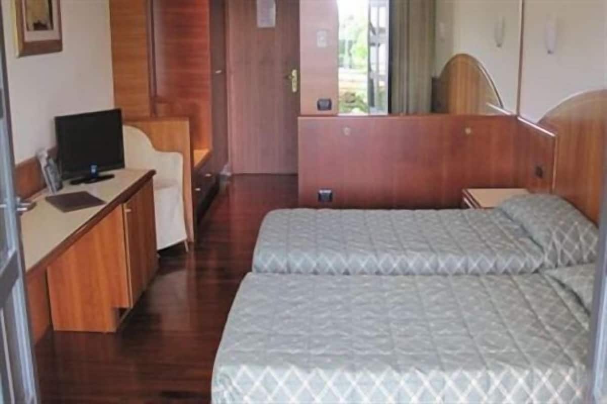 Draps italiens Frette, literie hypoallergénique, surmatelas, minibar