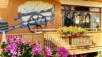 Vista frontal de la propiedad