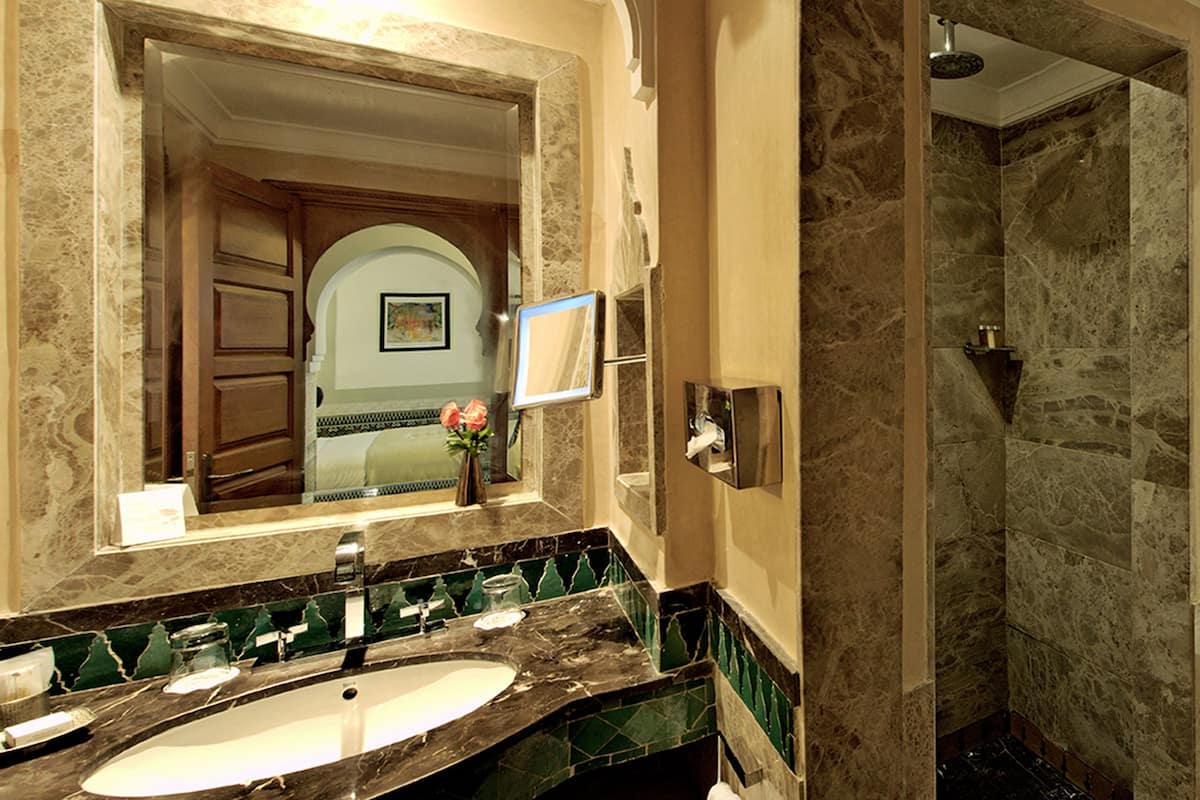 classic room | bathroom | bathrobes, slippers, towels