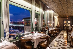 2 restaurants; breakfast, lunch, and dinner served - Palais Faraj Suites & Spa (Fes)