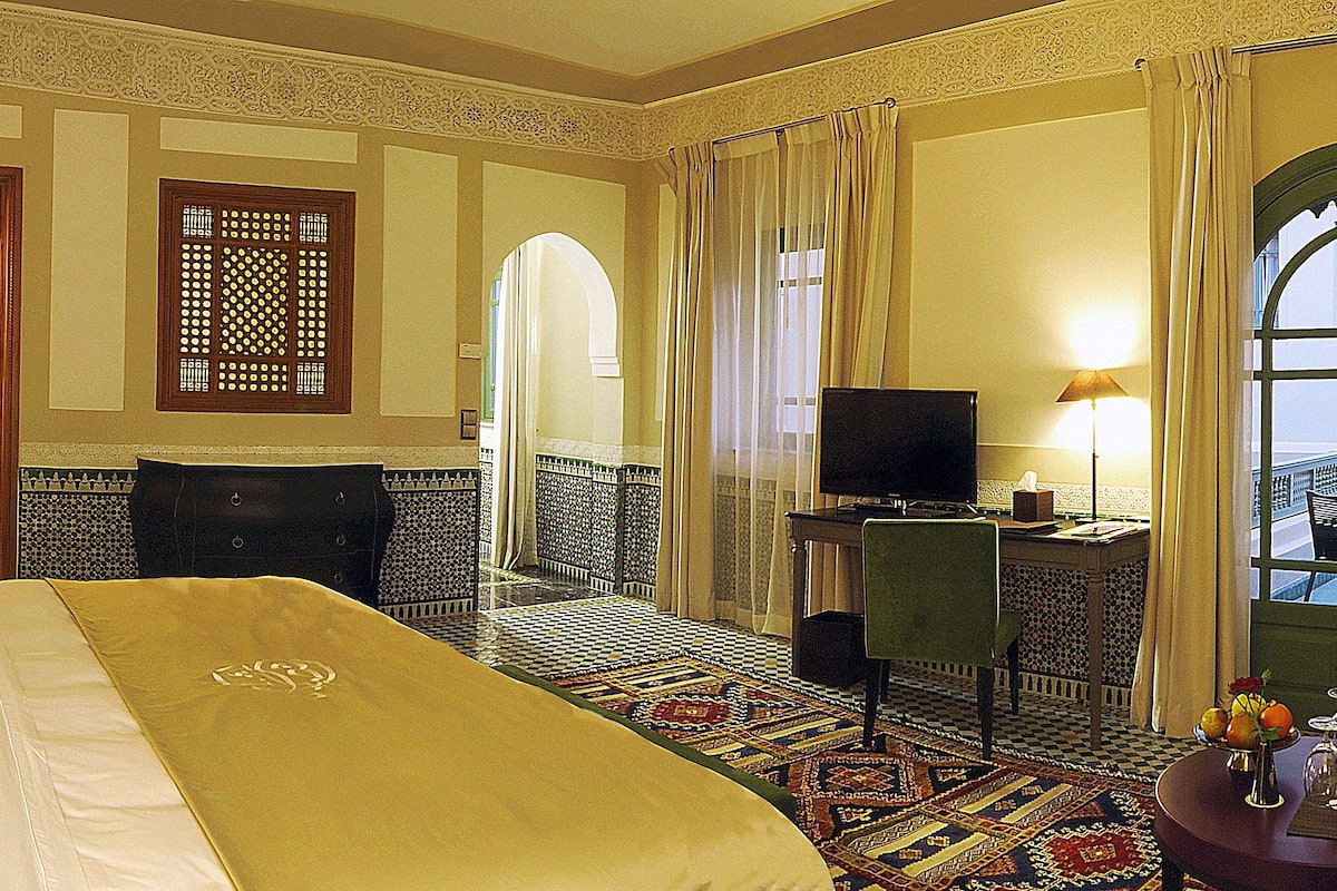 premium suite, 1 king bed, balcony (vizir) | 1 bedroom, egyptian cotton sheets, premium bedding, pillow-top beds