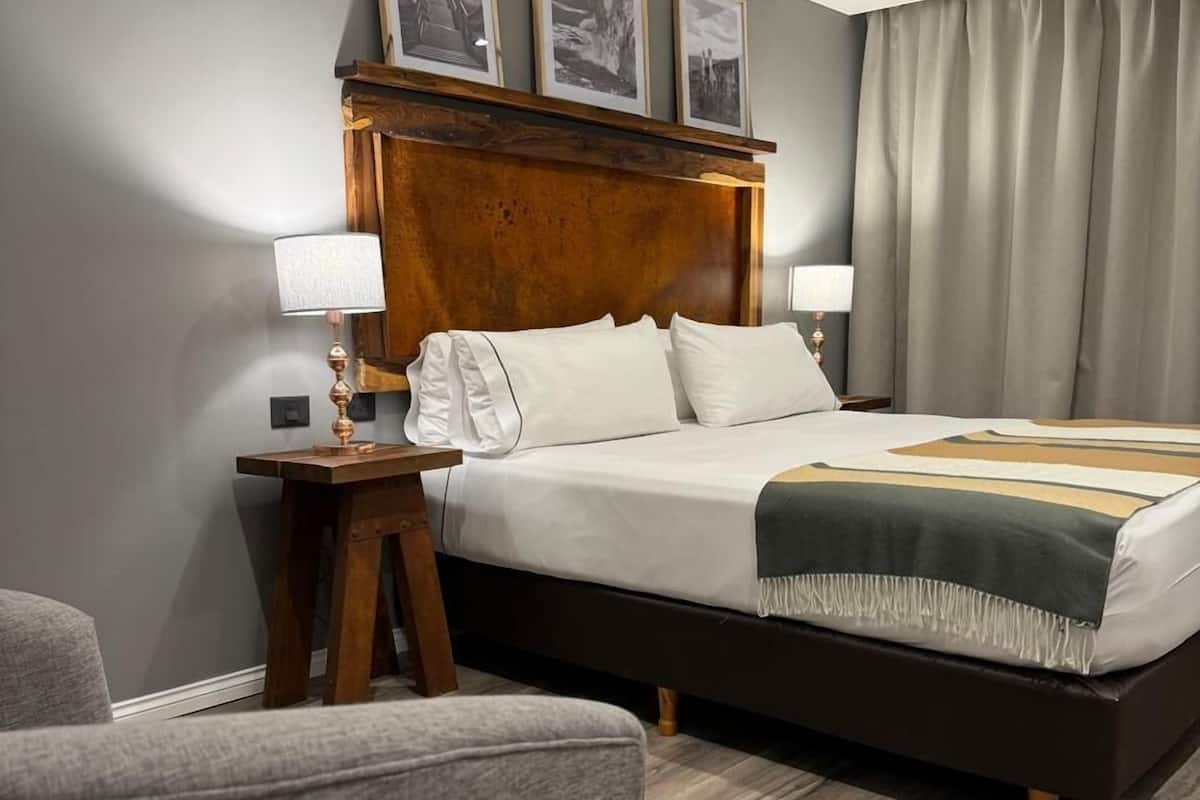 Habitación doble superior | Camas con pillow-top, caja de seguridad en la habitación y escritorio