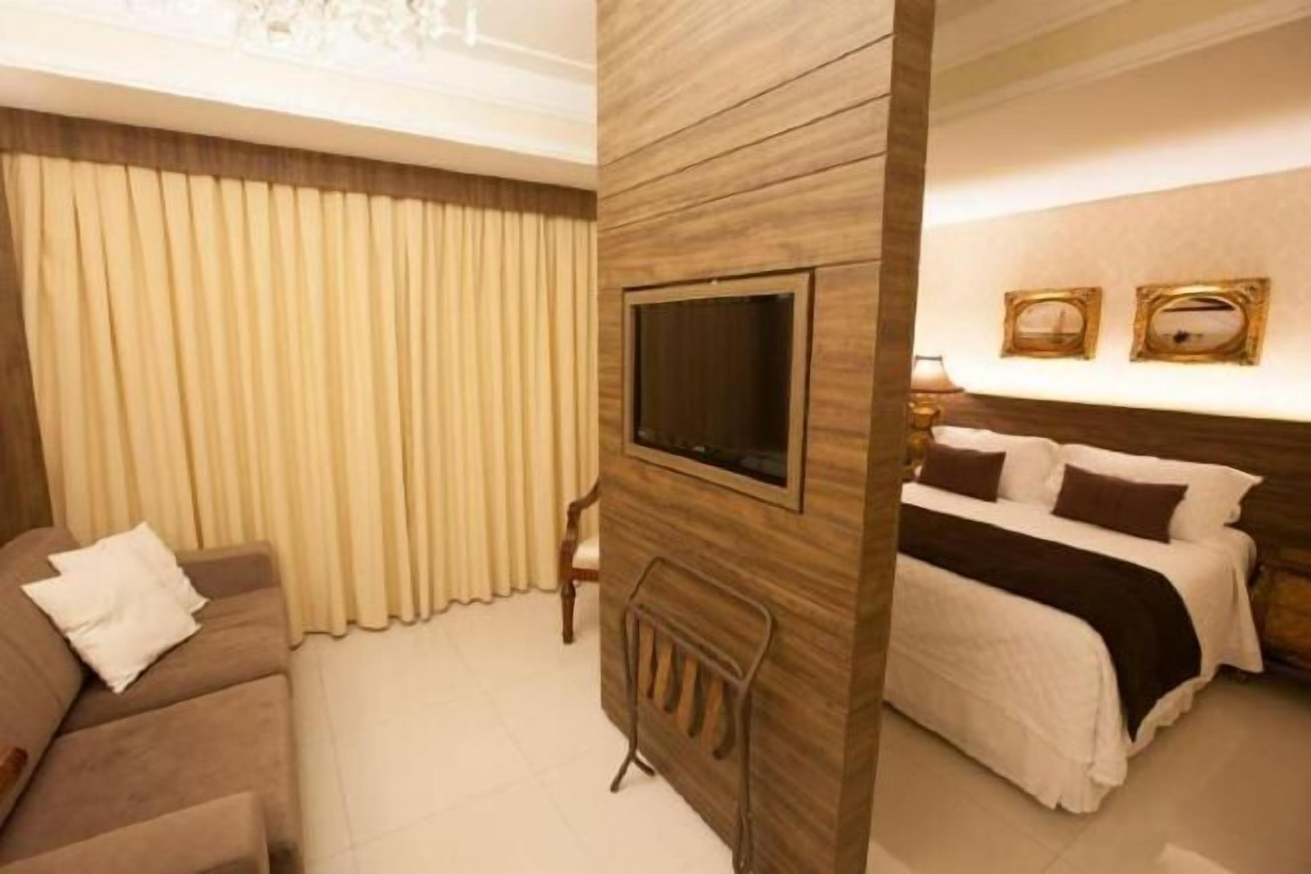 Minibar, in-room safe, laptop workspace, soundproofing