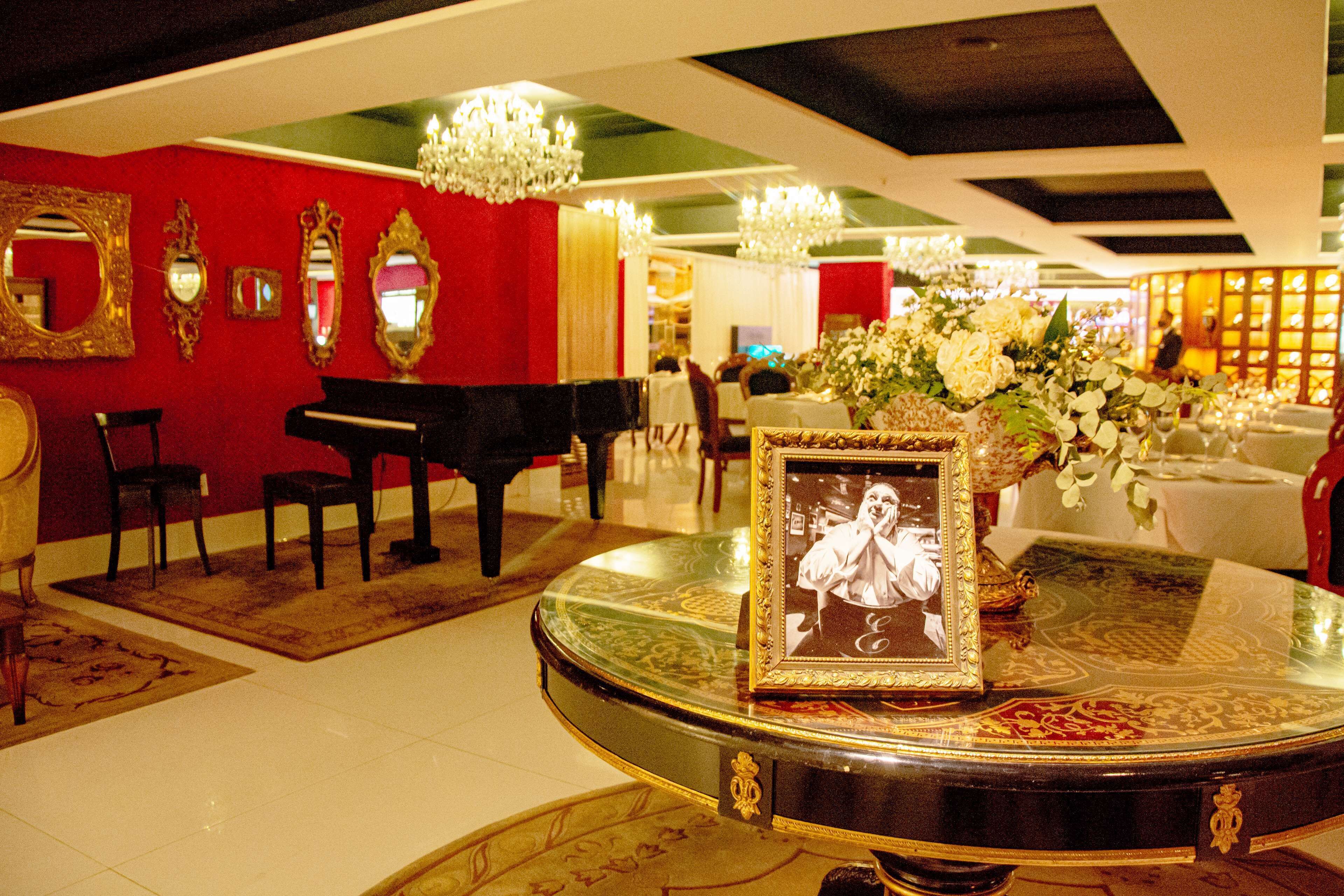 breakfast, lunch, dinner served; french cuisine