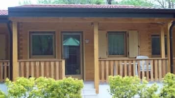 Deluxe Bungalow, 2 Bedrooms | Terrace/patio