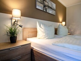 Ropa de cama hipoalergénica y escritorio 