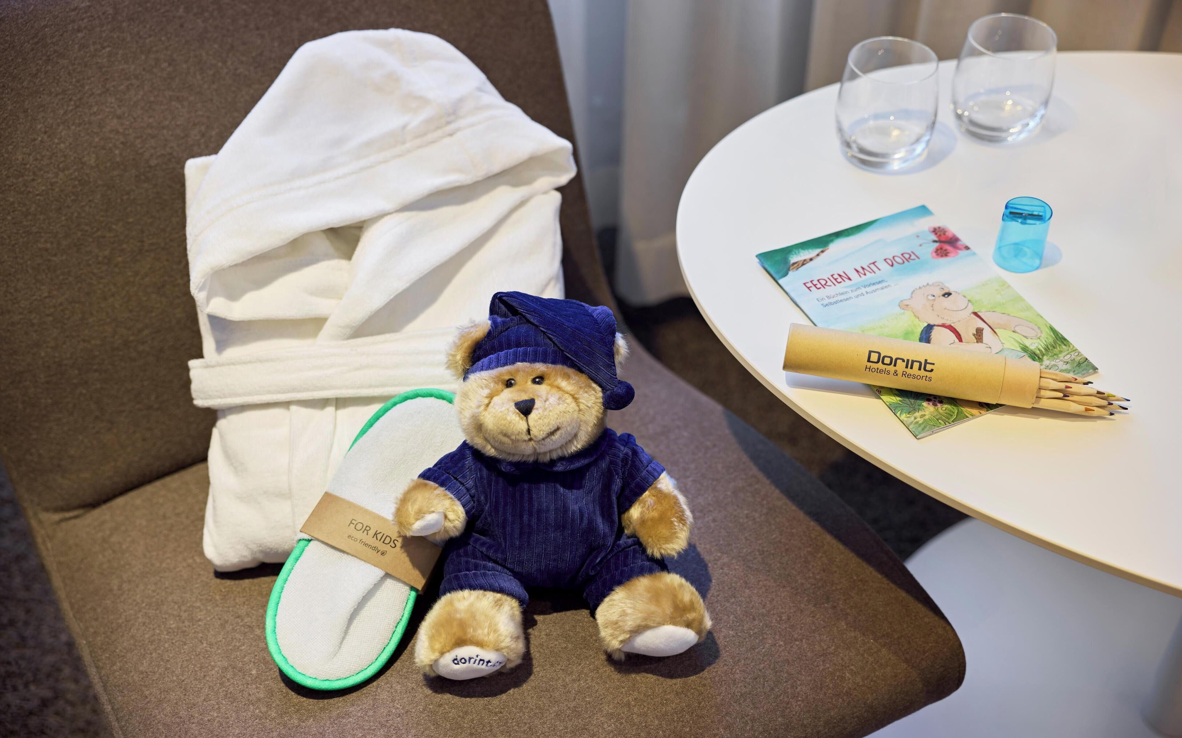 Deluxe Double Room, 1 Bedroom | Living area | 108-cm flat-screen TV with satellite channels