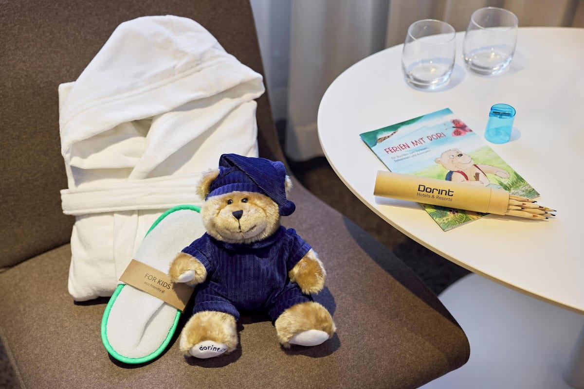 Deluxe Double Room, 1 Bedroom | Living area | 108-cm flat-screen TV with satellite channels