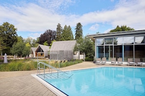 5 indoor pools, 2 outdoor pools, pool loungers