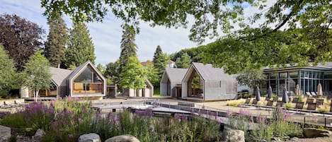 Sauna, hot tub, ruang uap, mata air panas/mineral, dan perawatan tubuh