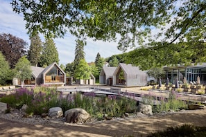 Sauna, Whirlpool, Dampfbad, Thermalbad/Mineralquelle, Körperbehandlungen