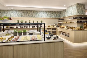 2 Restaurants; Frühstück, Mittagessen und Abendessen werden serviert