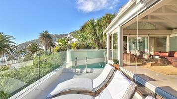 Luxury House | Terrace/patio