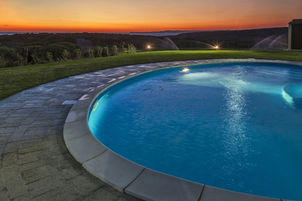 2 outdoor pools, pool umbrellas, sun loungers