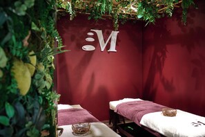 Sauna, Türkisches Bad/Hamam, Körperbehandlungen, Aromatherapie