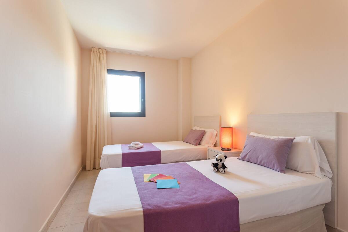 2 bedrooms, cribs (surcharge), WiFi (free), individually furnished
