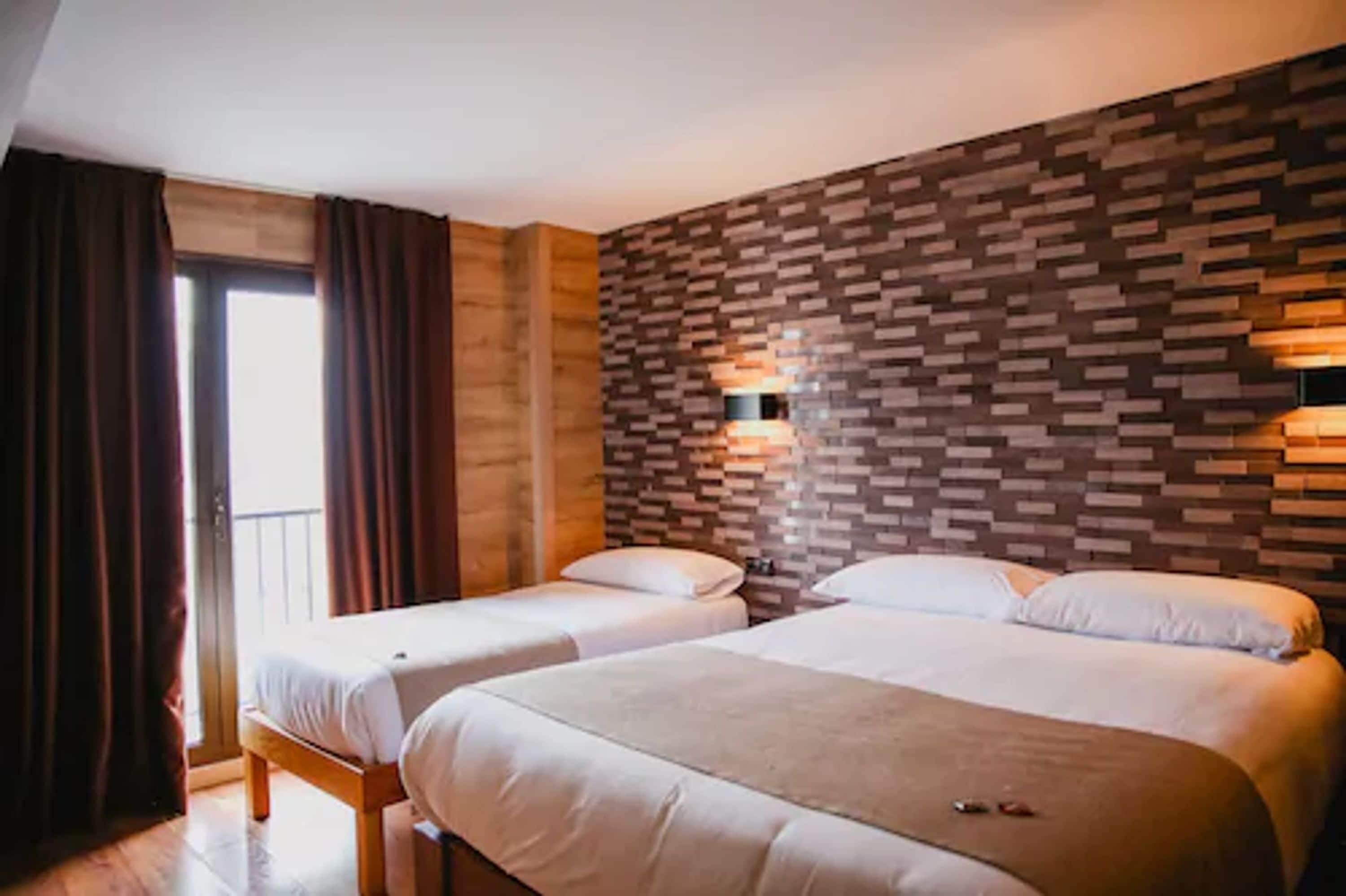 Chambre Triple | Bureau, espace de travail pour ordinateur portable, Wi-Fi gratuit