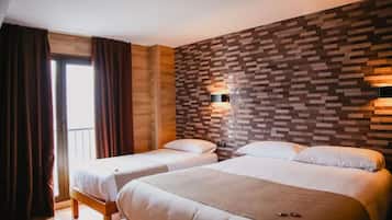 Chambre Triple | Bureau, espace de travail pour ordinateur portable, Wi-Fi gratuit