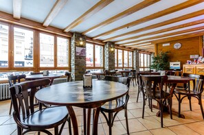 Game room - Hotel Cal Ruiz (Pas de la Casa)