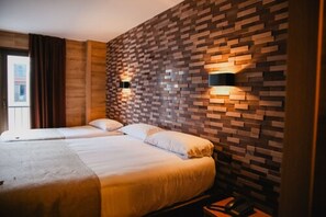 Habitación triple | Escritorio, espacio para trabajar con laptop y wifi gratis 