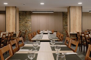 Breakfast, lunch and dinner served - Hotel Cal Ruiz (Pas de la Casa)