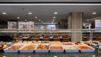 Se sirven desayunos, almuerzos y cenas