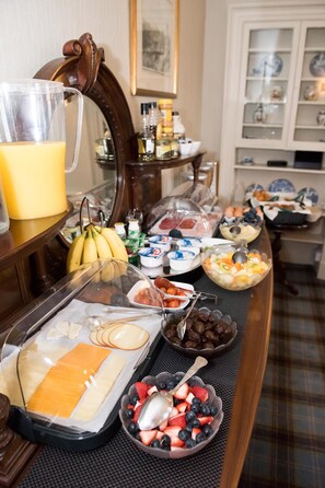 Free daily buffet breakfast - Sherwood Guest House (Edinburgh)