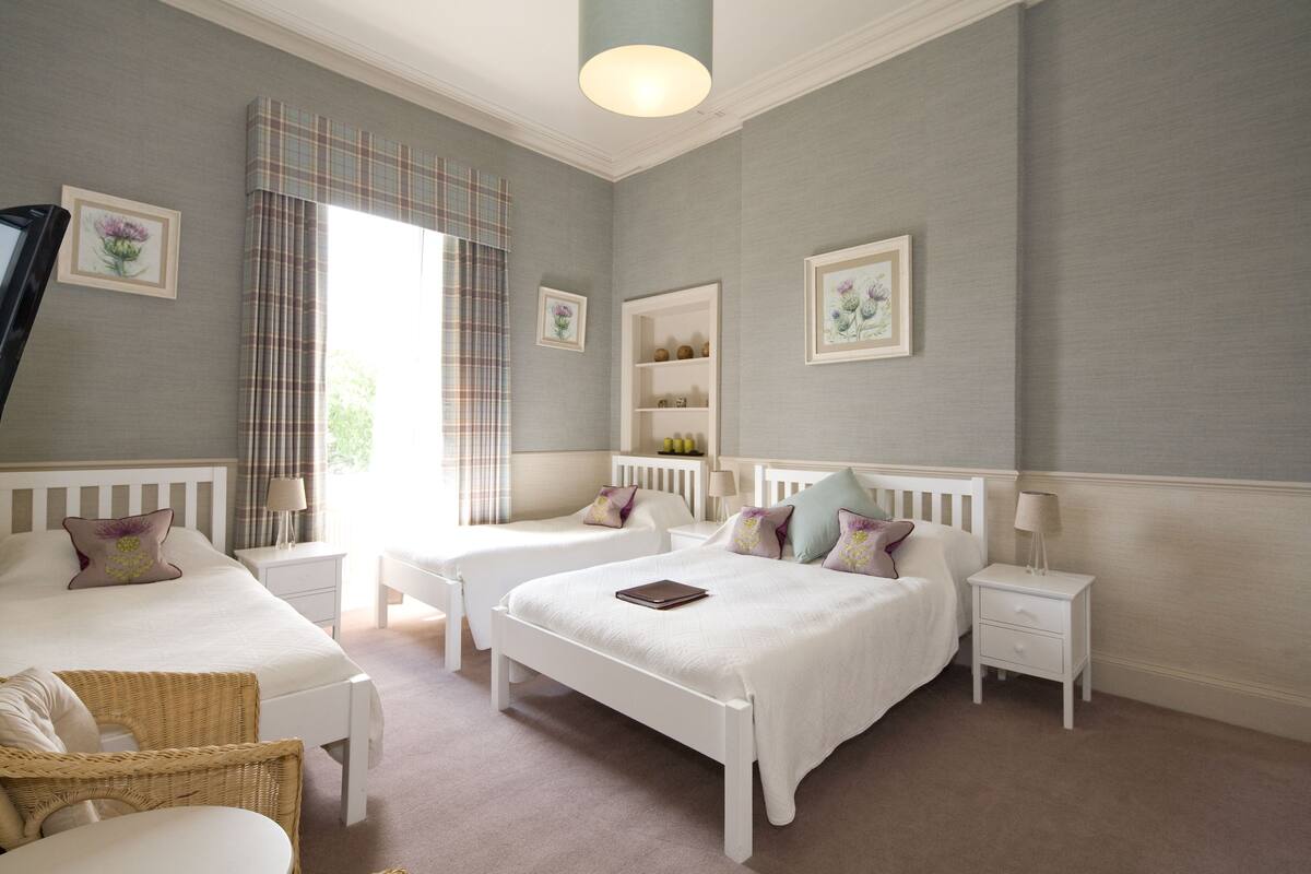 Quadruple Room, Multiple Beds, Ensuite | In-room safe, iron/ironing board, WiFi (free), bed sheets