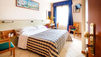 Una scrivania, insonorizzazione, Wi-Fi gratuito