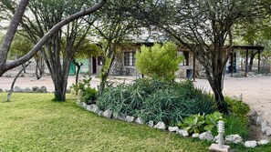 Comfort Twin Room | Garden view - Tsumkwe Country Lodge (Tsumkwe)