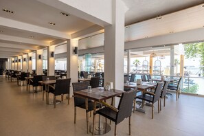 Breakfast, lunch, dinner served; pool views - Petunya Beach Resort - All Inclusive (Bodrum)