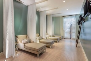 Couples treatment rooms, sauna, hot tub, steam room, Turkish bath