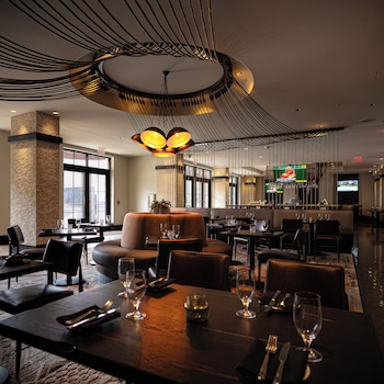 Restaurant at Bluegreen Vacations Eilan Hotel and Spa, an Ascend Collection Resort