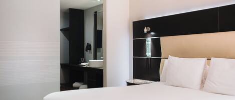 Insonorización, tabla de planchar con plancha y wifi gratis