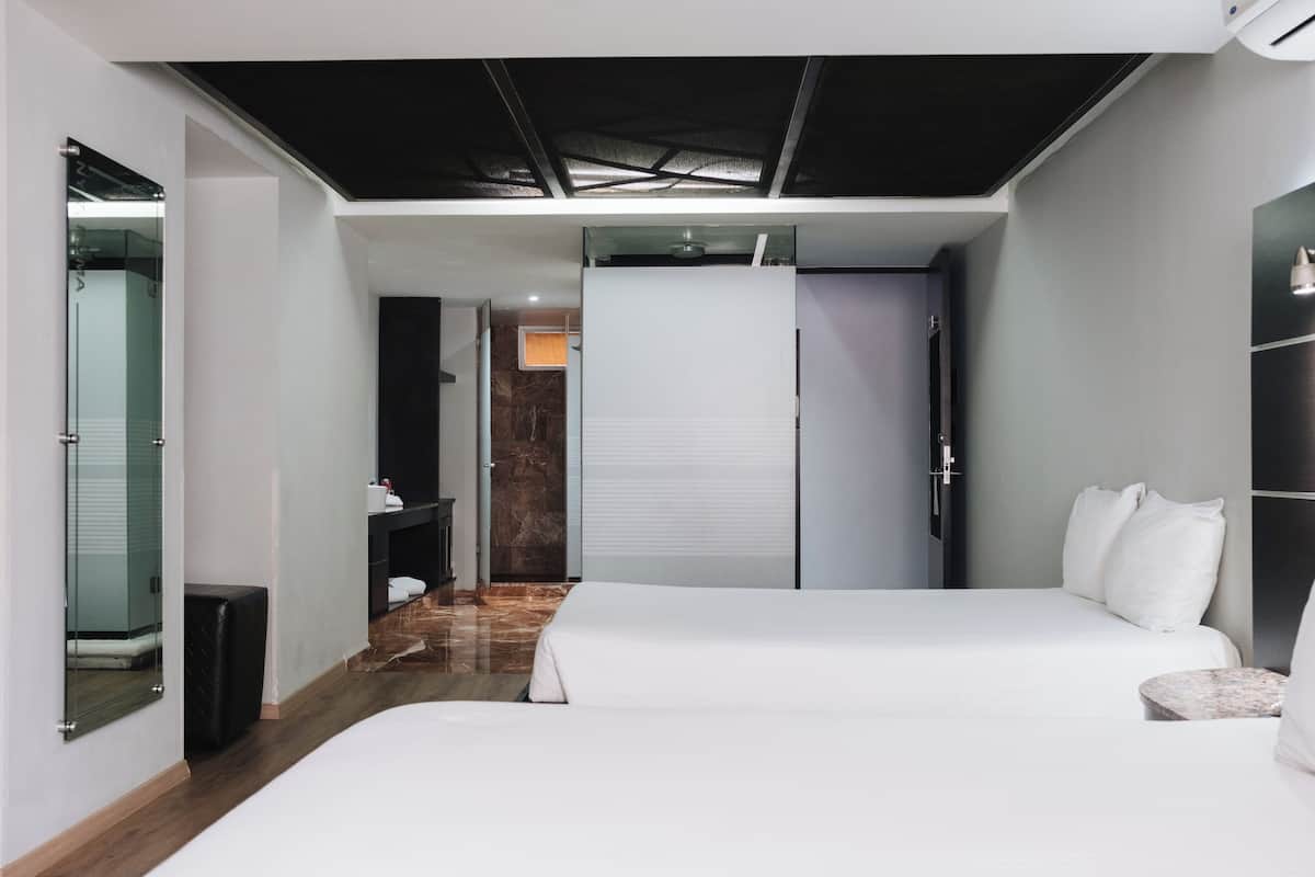 Premium Double Room, Sauna | Kalis bunyi, seterika/papan seterika, Wi-fi percuma, cadar katil