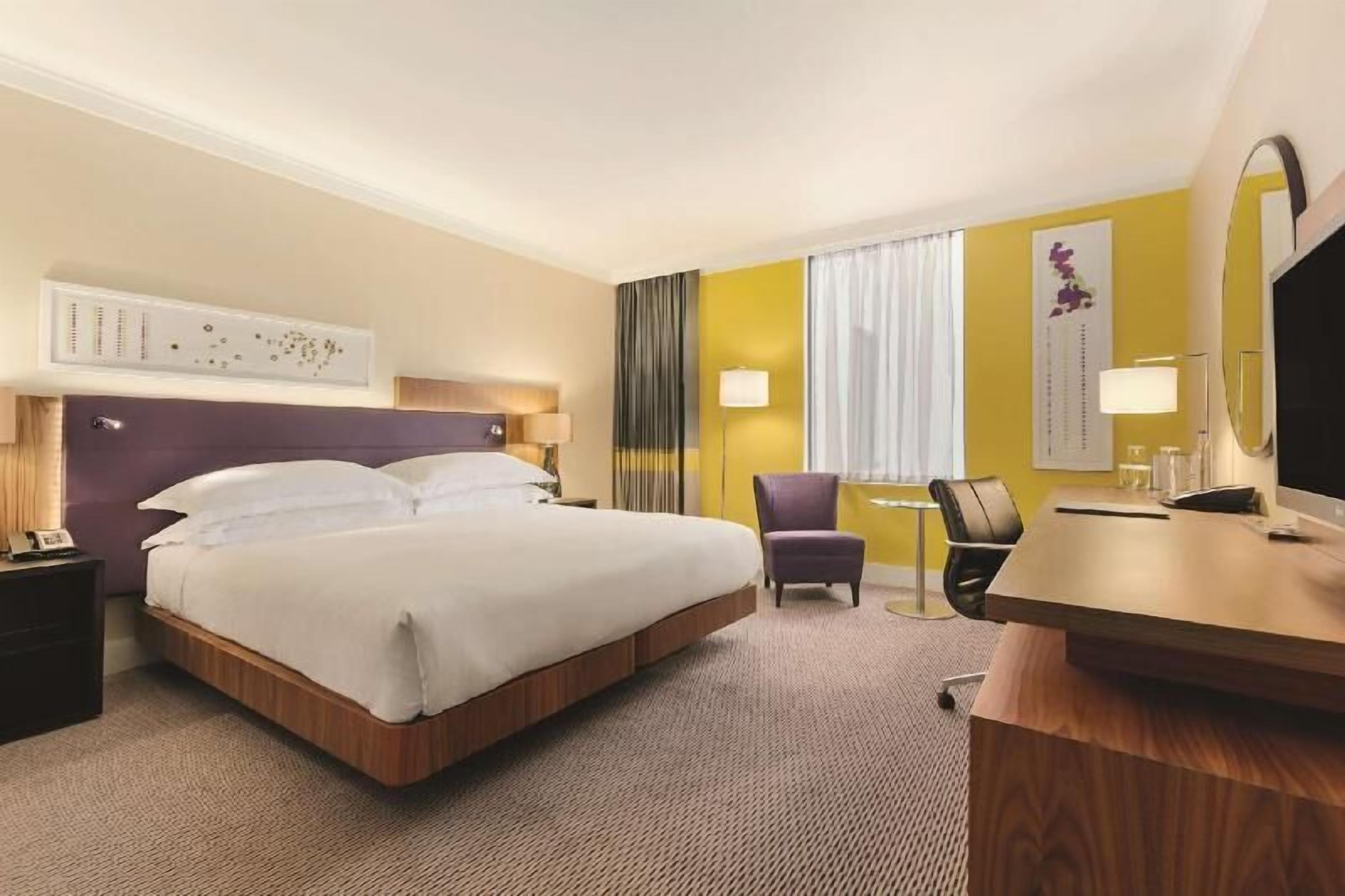 Down comforters, in-room safe, desk, soundproofing