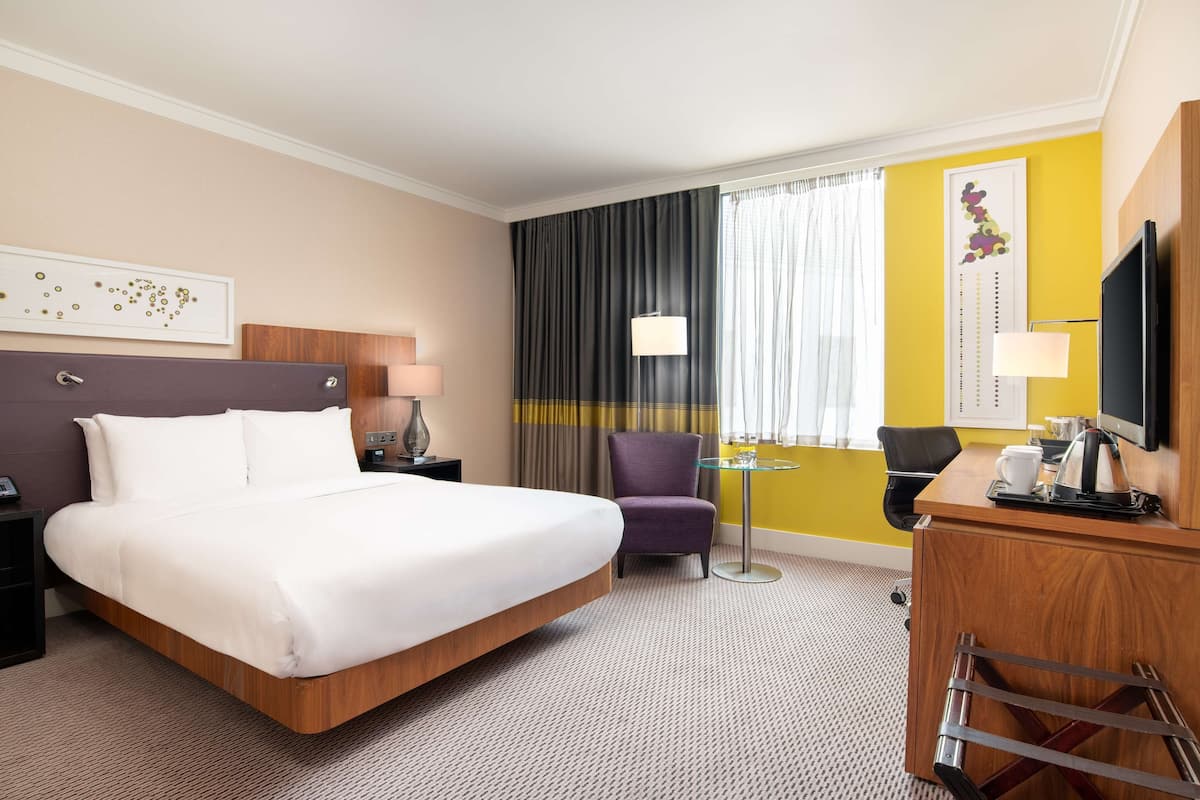 Down duvets, in-room safe, desk, soundproofing