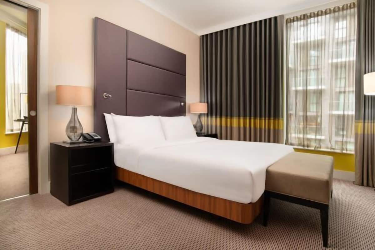 Down duvets, in-room safe, desk, soundproofing