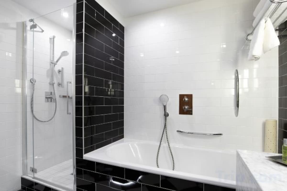 Kylpyhuone | Designer-hygieniatuotteet, hiustenkuivaaja, pyyhkeet