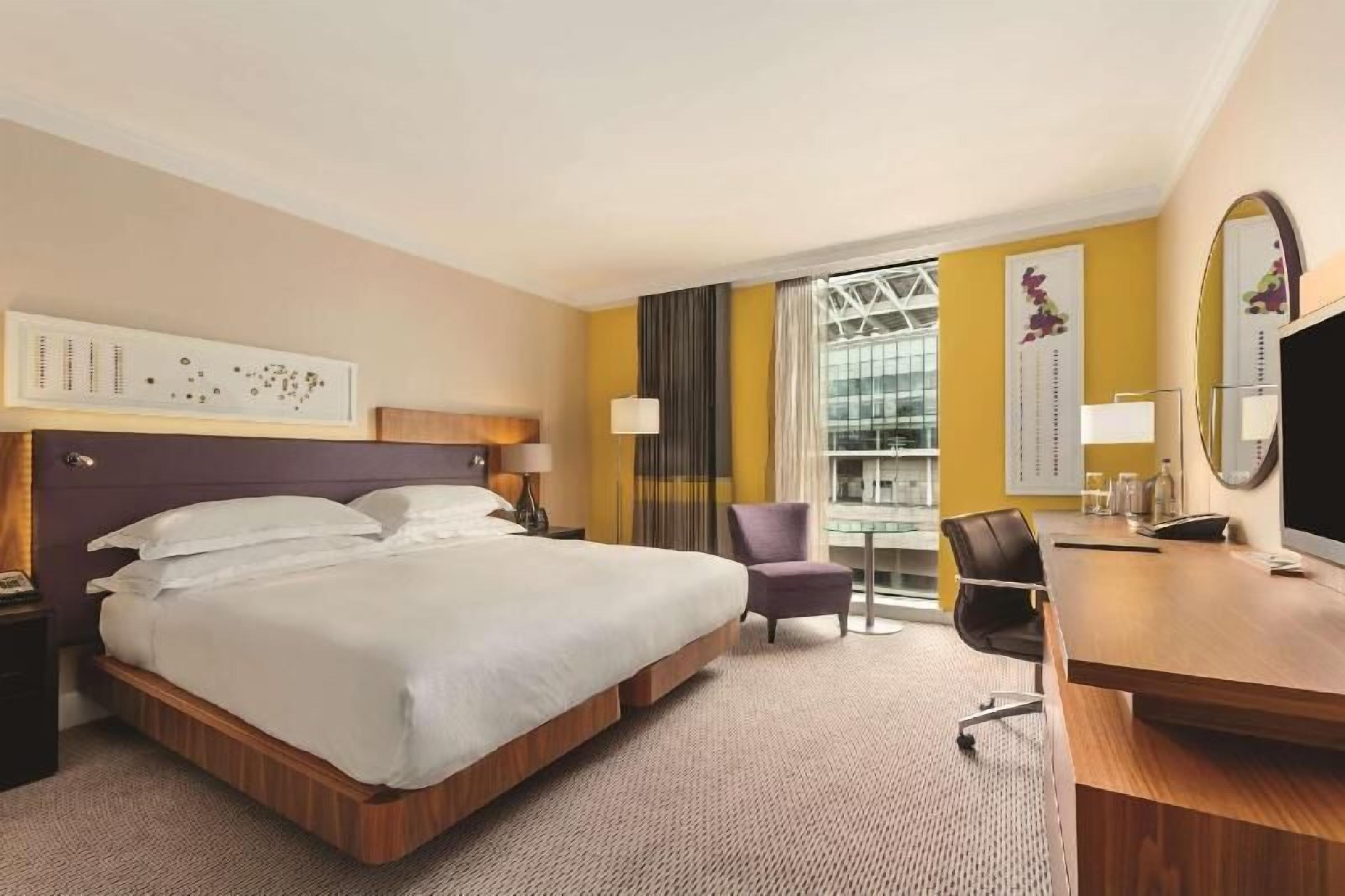 Down comforters, in-room safe, desk, soundproofing