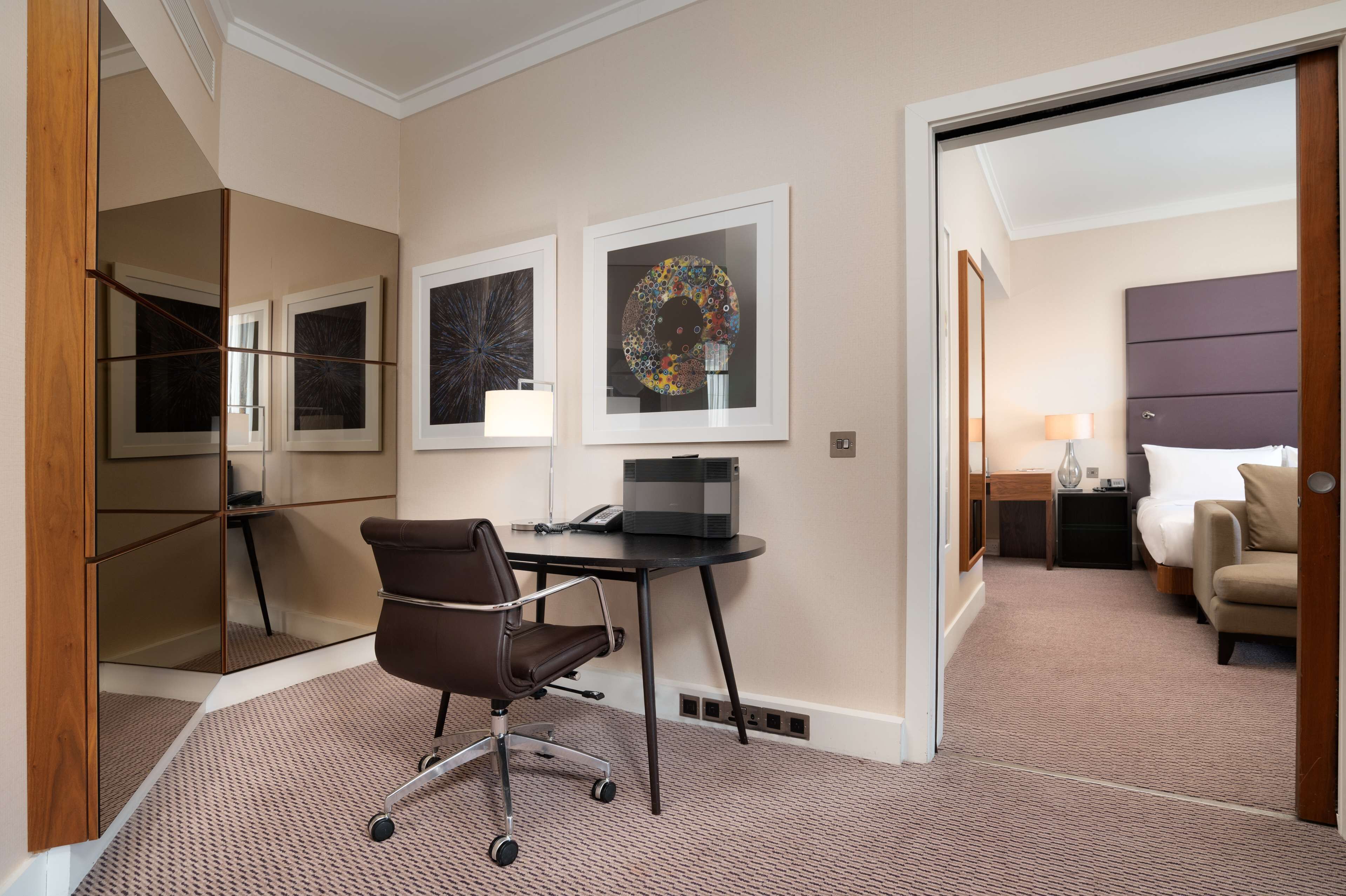 suite, 1 bedroom | down duvets, in-room safe, desk, soundproofing