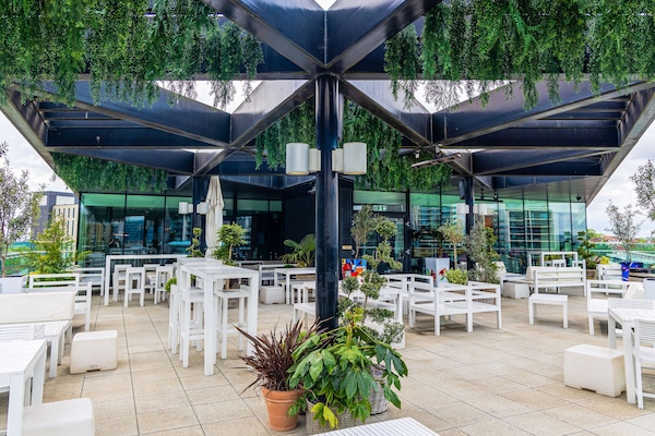 2 restaurants, serveren ontbijt, diner, Britse gerechten